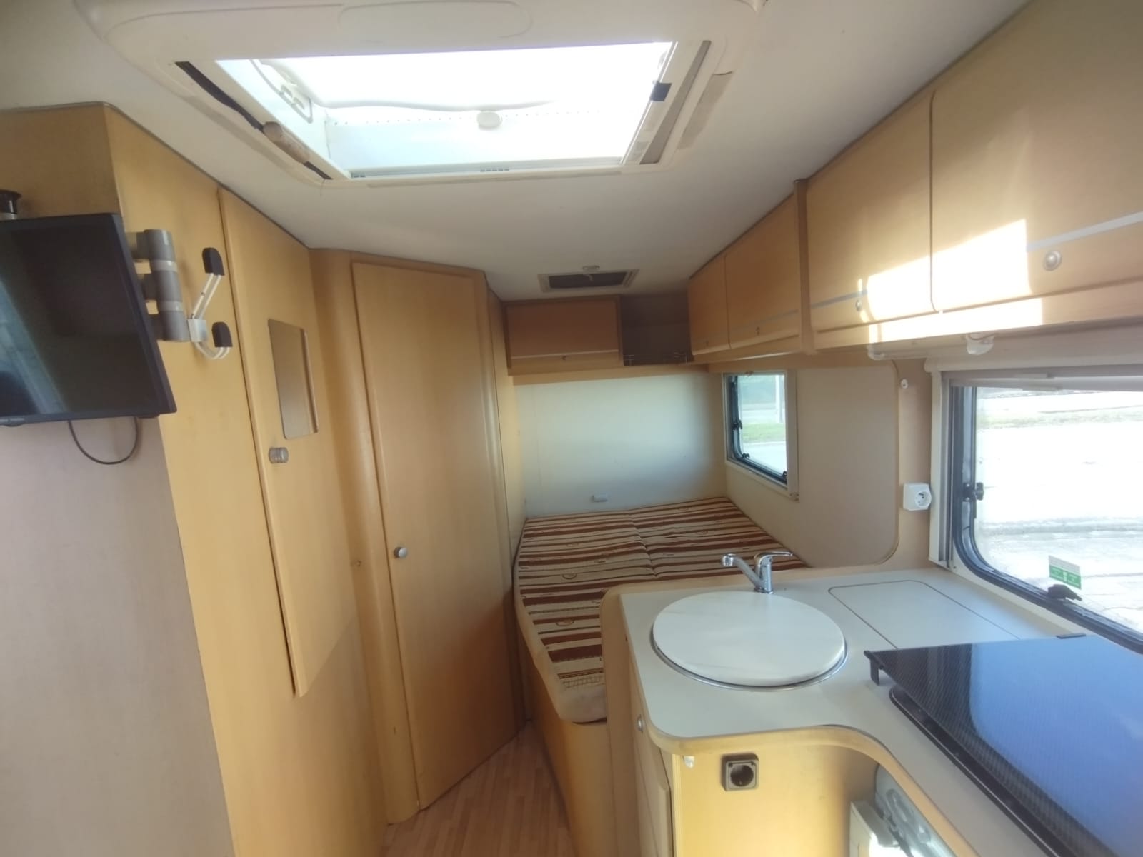 Autocaravana vista trasera